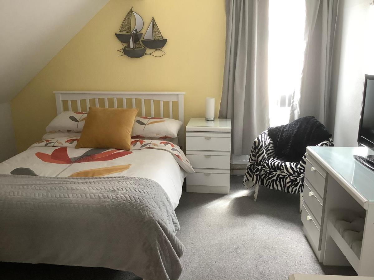 Whitegate 1st Floor Apartment *
