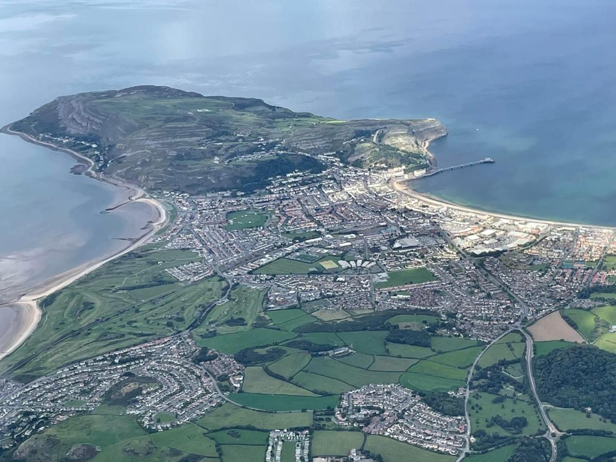 Whitegate 1st Floor Apartment Llandudno